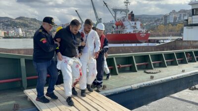 ZONGULDAK (AA) – Zonguldak'ta gemi kazası tatbikatı gerçekleştirildi. İl Sağlık