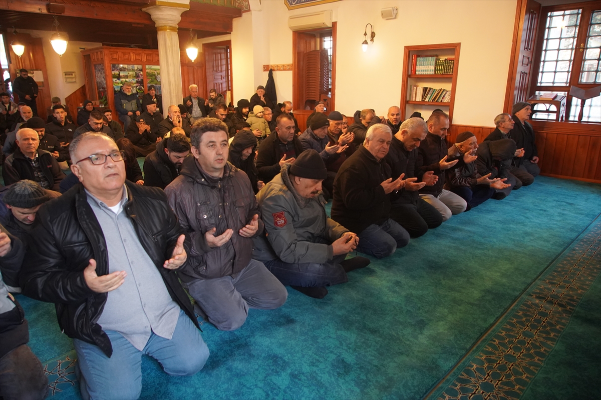 EDİRNE (AA) – Edirne'de, Osmanlı'dan bu yana sürdürülen "1001 Hatim