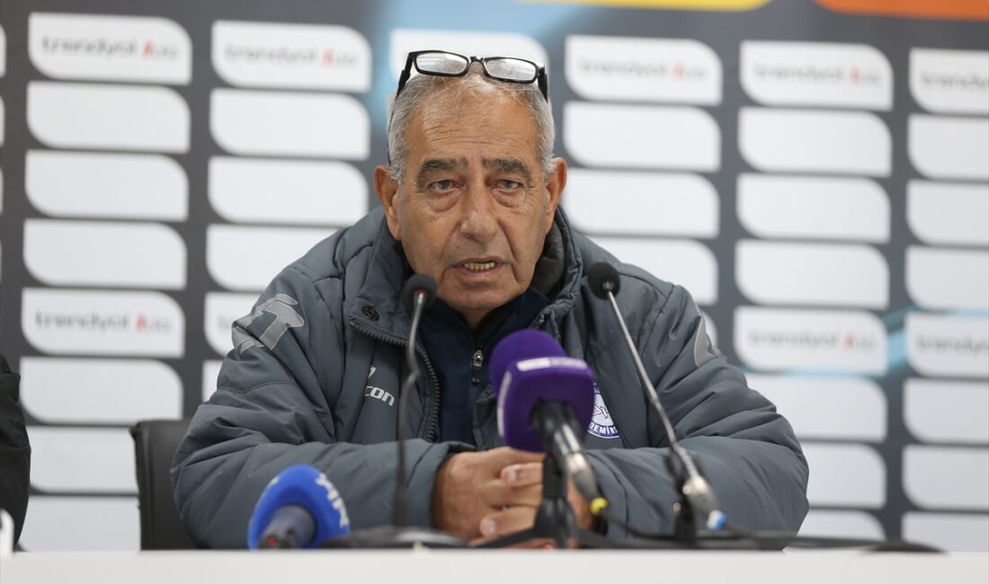 - Boluspor Teknik Direktörü Ertuğrul Arslan:
- "Şehrimize layık olmaya devam