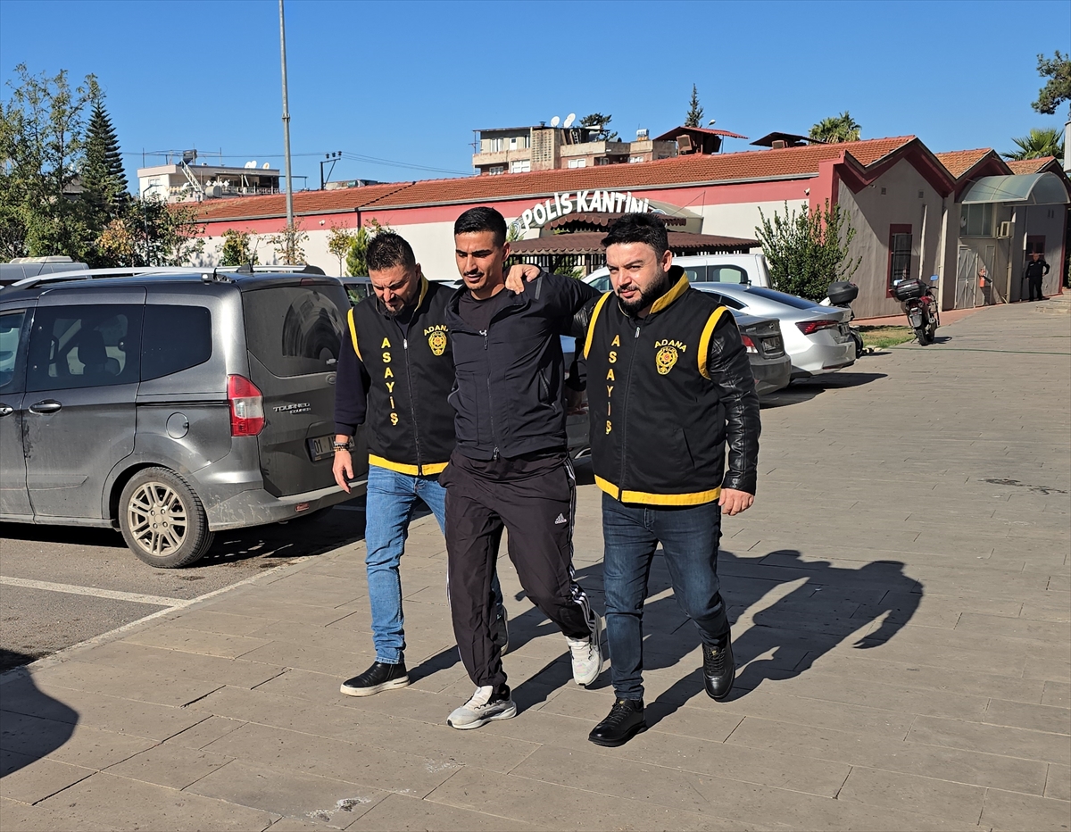 ADANA (AA) – Adana'da arızalanan bir otomobilin yüklendiği çekiciden sürücüye