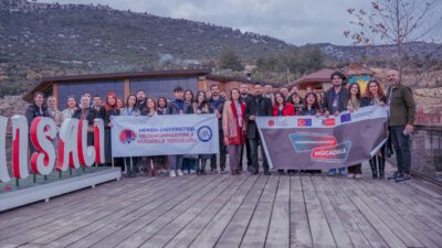 ADANA (AA) – Adana'da oluşturulan "Genç İletişimciler Yeşil Vatan Hatıra