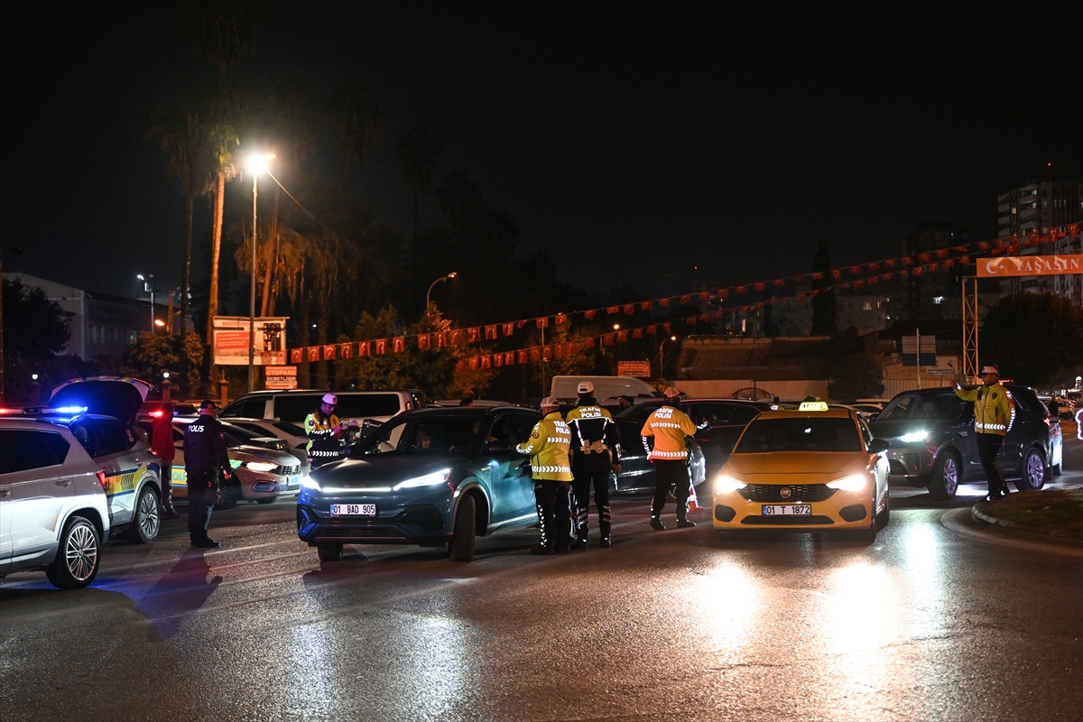 ADANA (AA) – Adana'da polis ekiplerince trafik denetimi gerçekleştirildi. İl