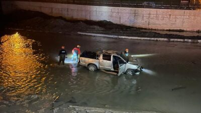 - Göçmen kaçakçılığı yaptıkları iddia edilen 4 şüpheli gözaltına alındı