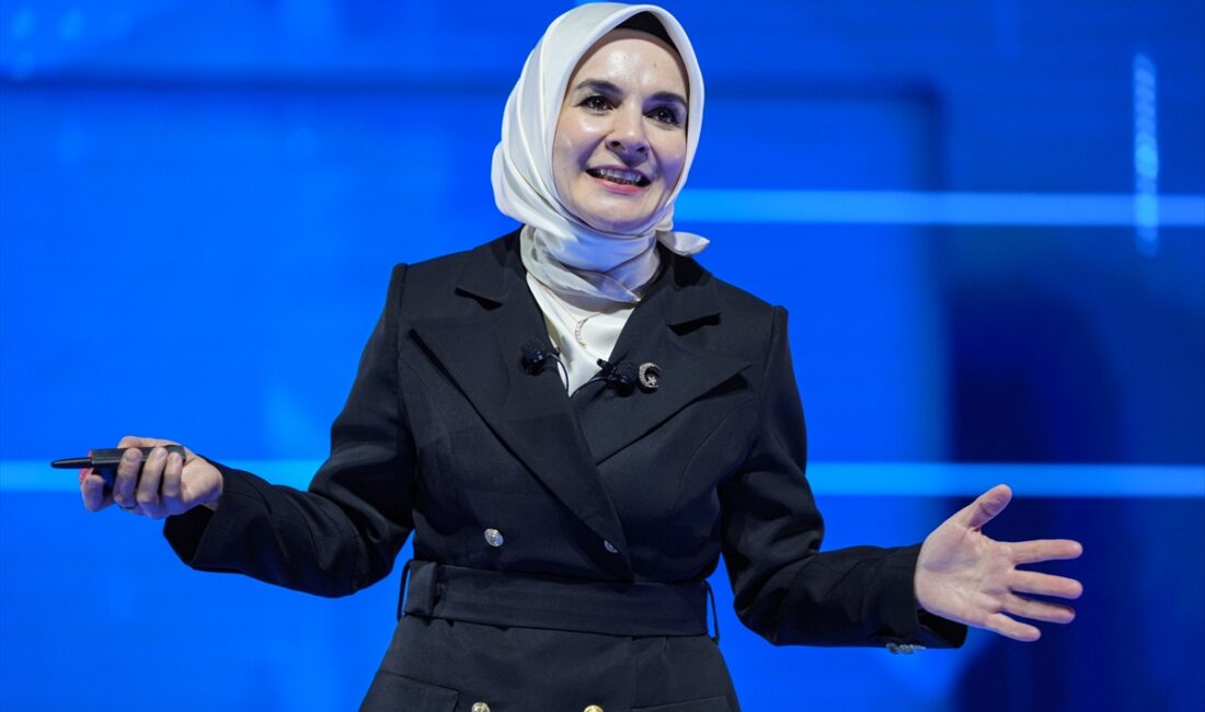 - "Ailenize, milli kimliğinize, inanç köklerinize sıkı sıkı sarılın. Kim