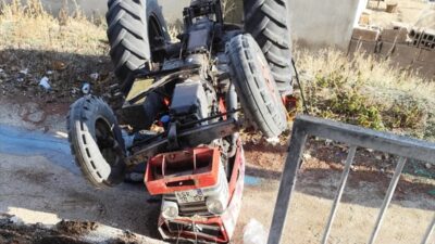 AKSARAY (AA) – Aksaray'ın Ağaçören ilçesinde devrilen traktörün altında kalan