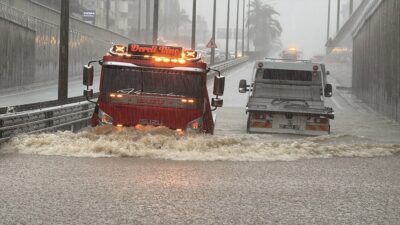 ANTALYA (AA) – Antalya'nın Alanya ilçesinde etkili olan sağanak nedeniyle