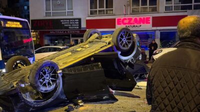 ANKARA (AA) – Ankara'nın Çankaya ilçesinde 3 aracın karıştığı trafik