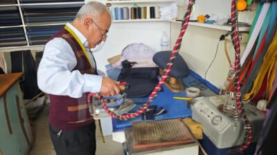 - Geleneksel terziliği sürdüren Sadettin Dönmez:
- "Yetiştirdiğim bir çırağımın kendi