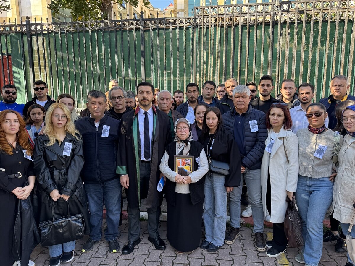 ANTALYA (AA) – Antalya'nın Muratpaşa ilçesinde sağlık görevlisi Hamit Aras'ı