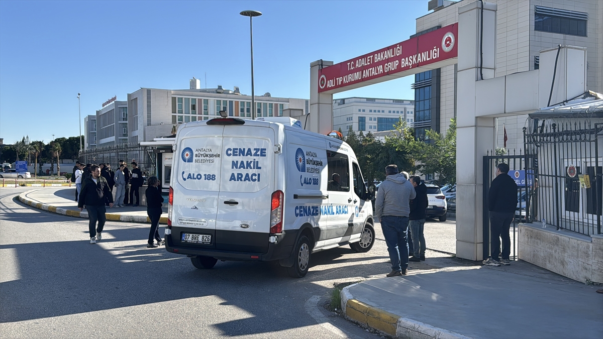 ANTALYA (AA) – Antalya'nın Muratpaşa ilçesinde, motosikletinin kamyonla çarpışması sonucu