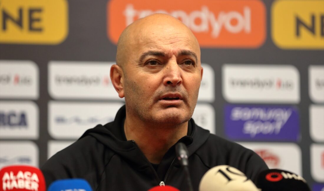 - Arca Çorum FK Teknik Direktörü Hüseyin Eroğlu:
- "Ceza sahası