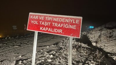 ARDAHAN (AA) – Ardahan-Ardanuç kara yolu kar yağışının etkili olmasıyla