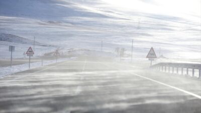 ARDAHAN (AA) – Ardahan-Şavşat kara yolu, kar ve yoğun tipi