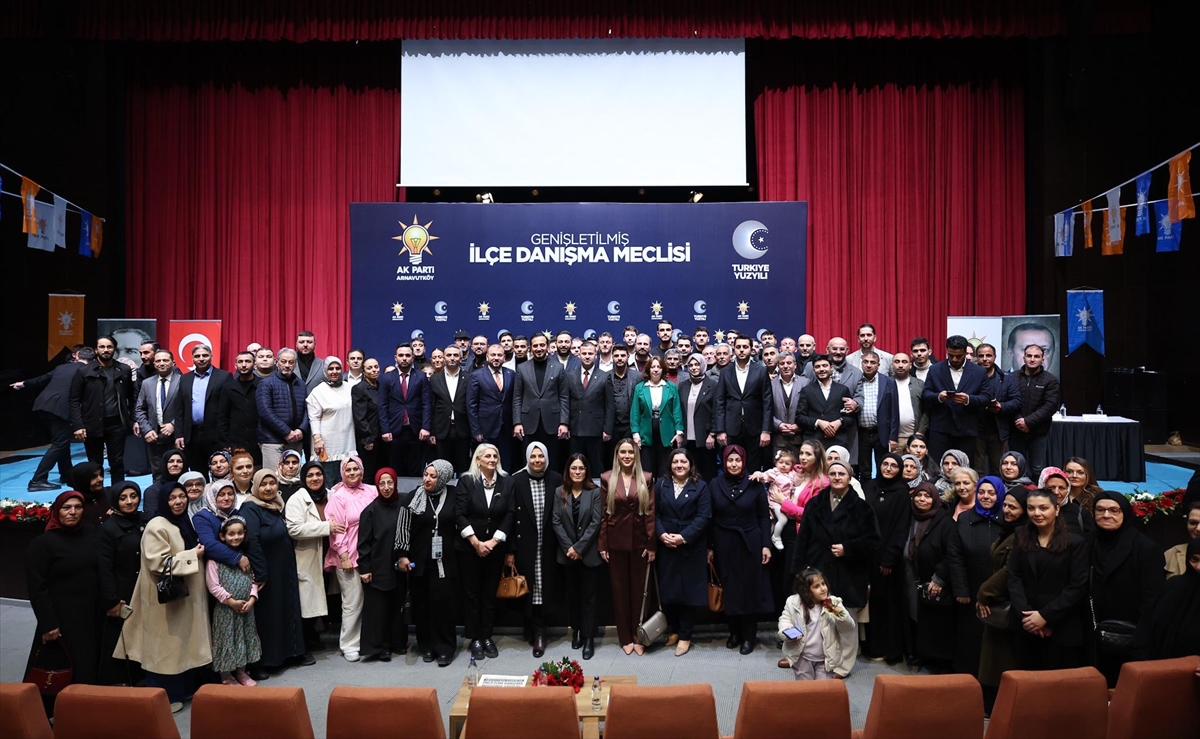 İSTANBUL (AA) – Arnavutköy'de düzenlenen AK Parti Genişletilmiş İlçe Danışma