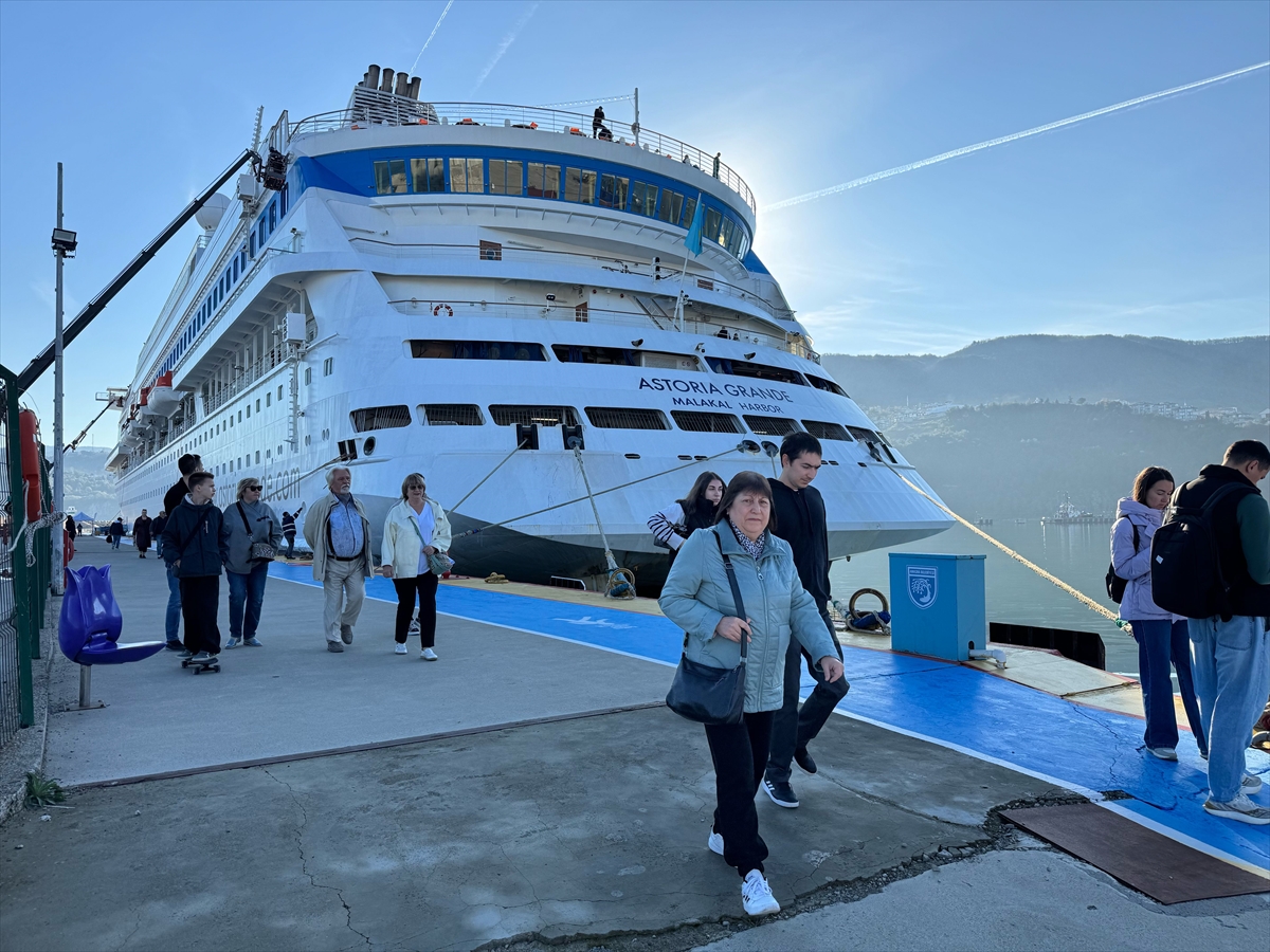 BARTIN (AA) – Rusya'nın Soçi kentinden hareket eden "Astoria Grande"