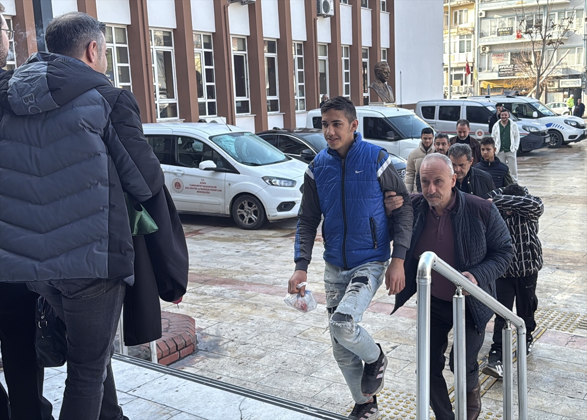 - Olaya ilişkin yakalanan küçük yaştaki 4 şüpheliden 3'ü tutuklandı