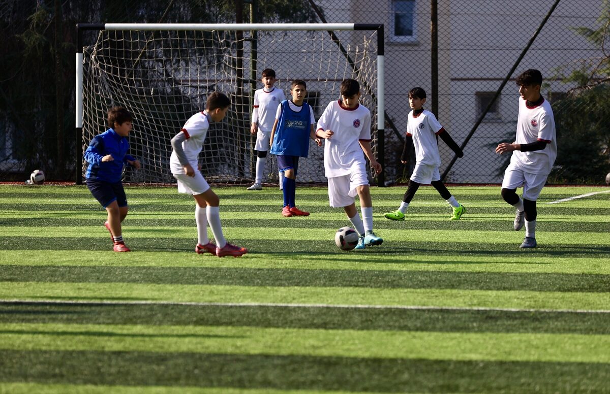 - Bakü'de açtığı futbol okuluyla Trabzonspor sevgisini çocuklara aktaran Elshen