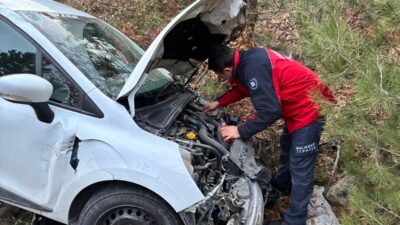 BALIKESİR (AA) – Balıkesir'in İvrindi ilçesinde ciple otomobilin çarpışması sonucu