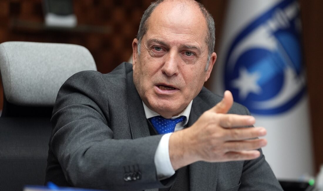 - ASKİ Genel Müdürü Memduh Aslan Akçay:
- "Su tüketiminde tasarruf