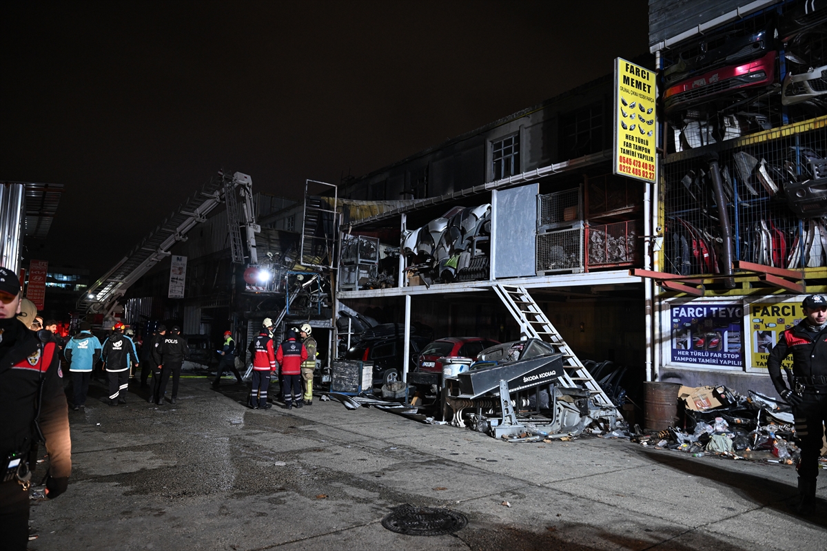 İSTANBUL (AA) – Başakşehir'de oto sanayi sitesindeki bir iş yerinde