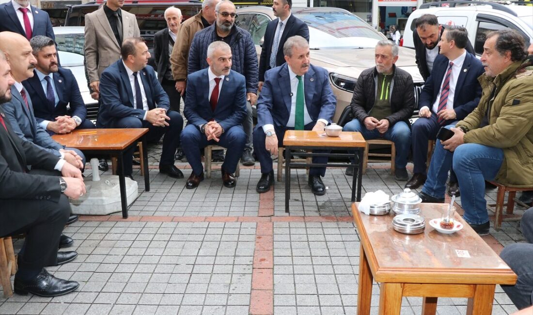 - "Asgari ücreti en az yüzde 50 artırarak 33 bin