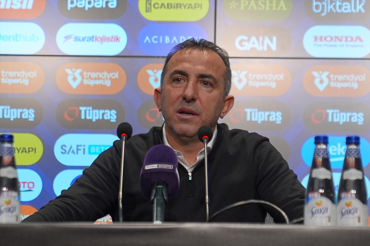 - Çaykur Rizespor Teknik Direktörü Recep Uçar:
"İkinci yarıda girdiğimiz pozisyonlarla