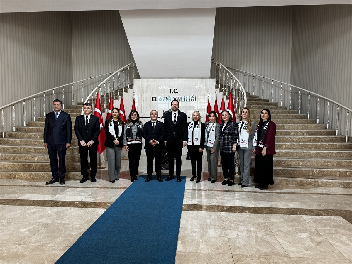 ELAZIĞ (AA) – Beşiktaş Kulübünce hayata geçirilen "İyiliğe Kanat Aç