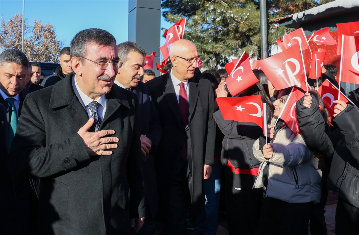 - Cumhurbaşkanı Yardımcısı Cevdet Yılmaz:
- "Fırsat eşitliği çok önemli. Hangi