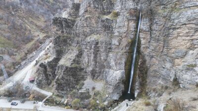 BİTİS (AA) – Bitlis'in Mutki ilçesine bağlı Gümüşkanat köyünde, 56