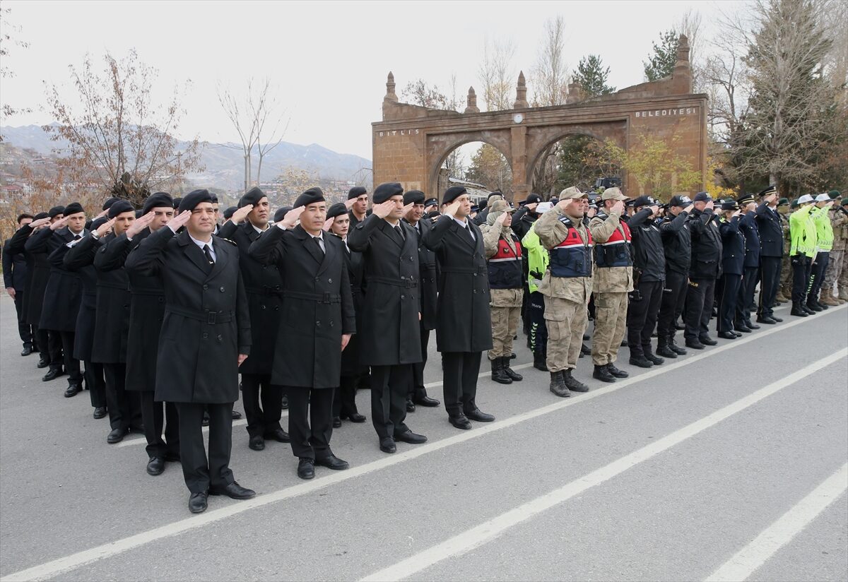 - Vali Ahmet Karakaya:
- "Bugün teslim edeceğimiz araçlar emniyet ve