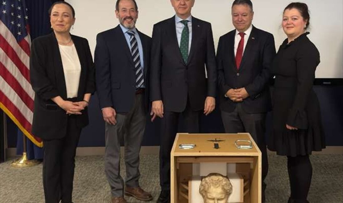 - Hukuki süreçleri tamamlanan eserler, Kültür ve Turizm Bakan Yardımcısı