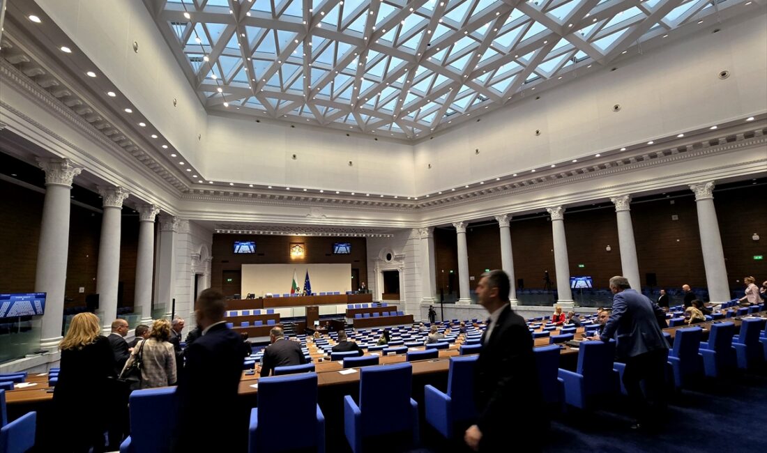 SOFYA (AA) – Bulgaristan Parlamentosunda yapılan oylamada, Başbakan Rosen Jelyazkov