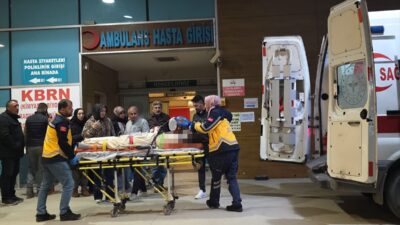 BURSA (AA) – Bursa'nın İnegöl ilçesinde, araç arkasındaki yük asansöründe