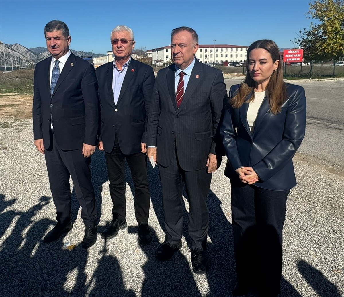 ANTALYA (AA) – CHP Genel Başkan Yardımcısı Gökan Zeybek, "rüşvet"