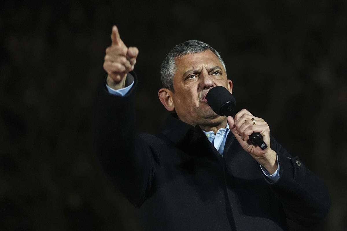 - "Tarihimizde ilk kez asgari ücret açlık sınırının altında ilan