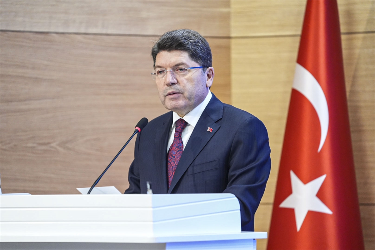 - Adalet Bakanı Yılmaz Tunç:
- "Personel Etik Davranış İlkeleri, personelimizin