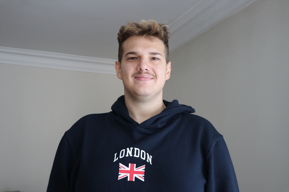 - Bursa'da böbrek yetmezliği rahatsızlığı olan Yusuf Akın, annesinden yapılan