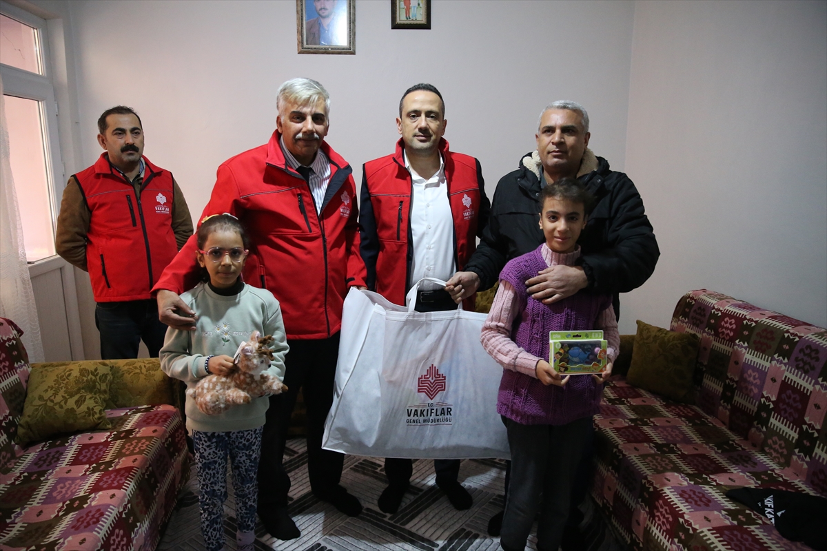 - Vakıflar Bölge Müdürü Hakan Demir:
- "Bu ziyaretler yardımlaşmanın ötesinde