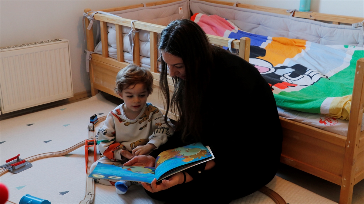 - Kocaeli'de yaşayan kas hastası 4 yaşındaki Uras Ege'nin annesi