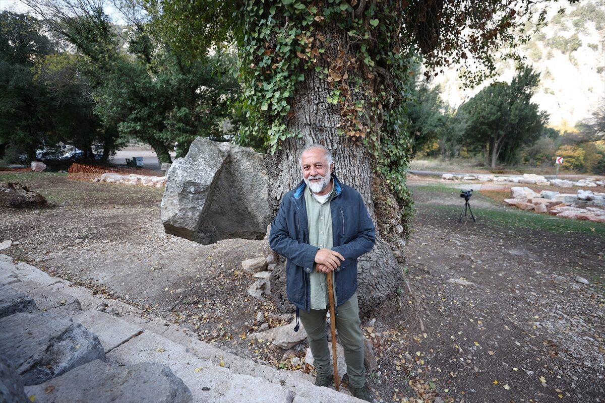 - Antalya'da "kartal yuvası"nı andıran konumu dolayısıyla ziyaretçilerine dağ ve