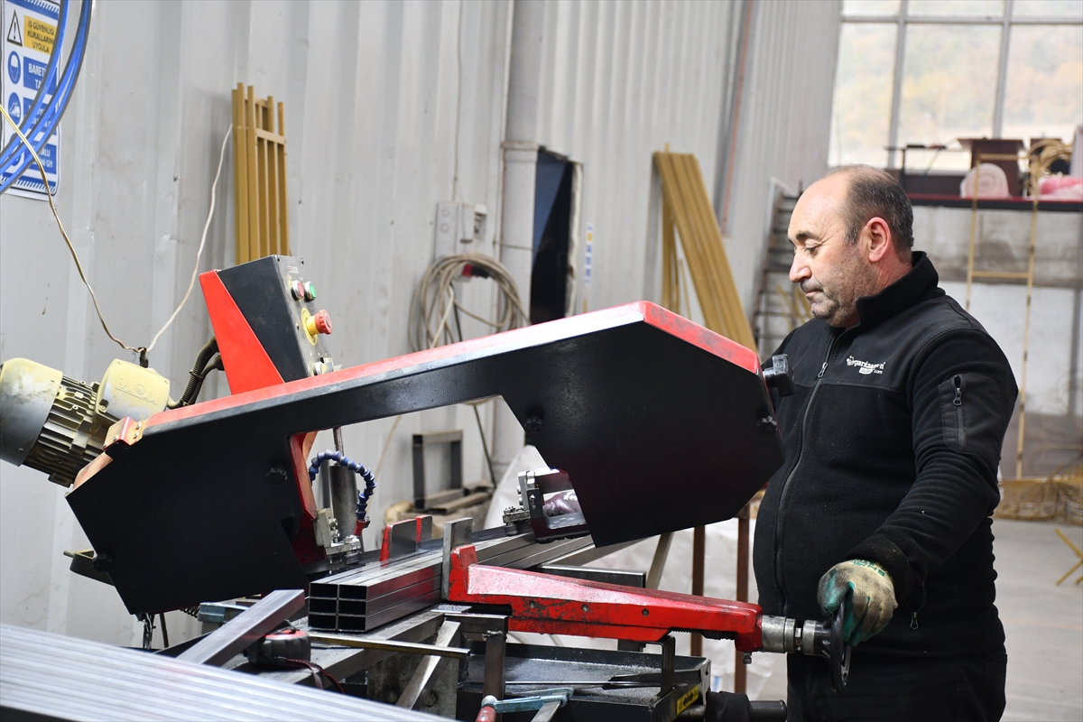 - Bilecik'te bir girişimci, 56 kişiye doğrudan istihdam sağladığı tesisinde