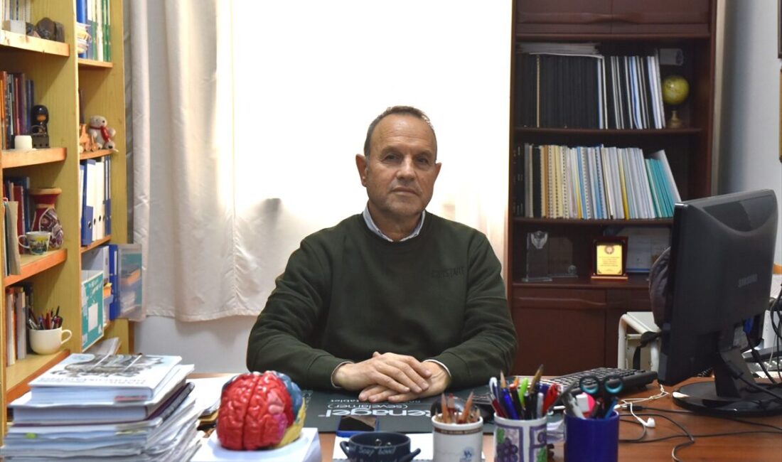 - Elektrik Elektronik Mühendisliği Bölümü Öğretim Üyesi Prof. Dr. Mehmet