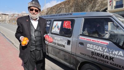 HAKKARİ (AA) – Denizli'de yaşayan 75 yaşındaki Muhammet Yılmaz, bahçesinden