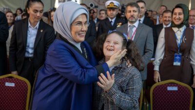 - "Biz engellilik kavramını, insanları iki gruba bölen bir etiket