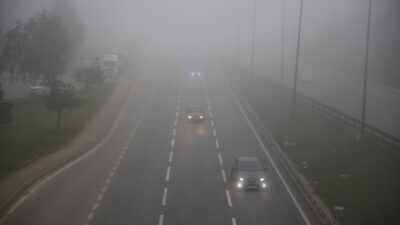 ESKİŞEHİR (AA) – Eskişehir'de kent merkezinin bazı noktalarında yoğun sis