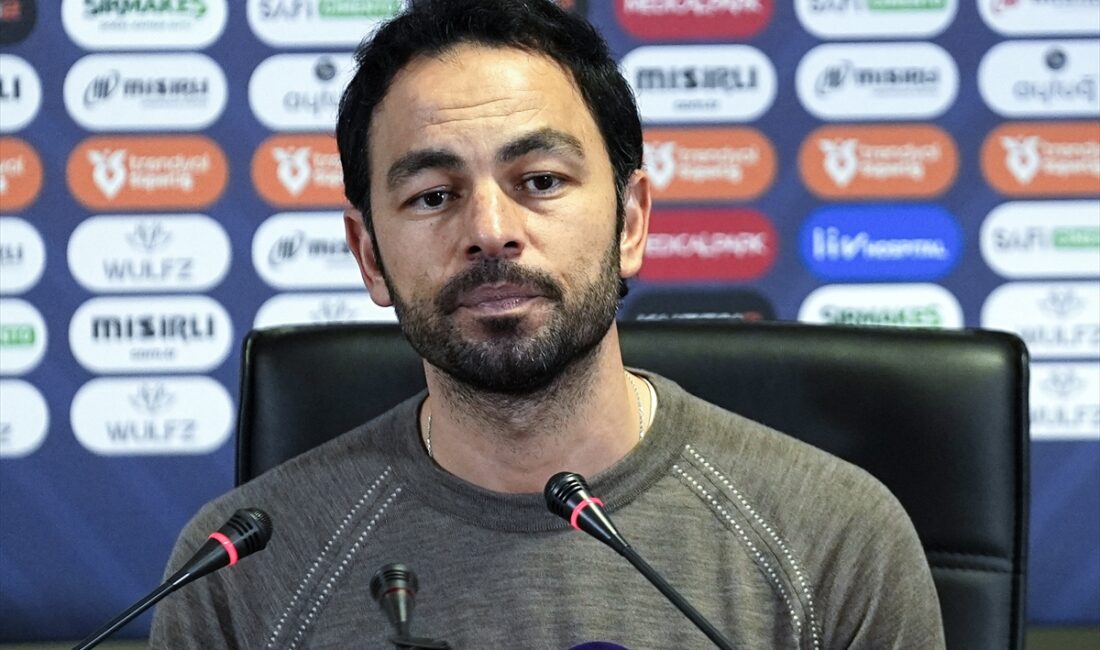 - Kocaelispor Teknik Direktörü Selçuk İnan:
"Üçüncü bölgede sürekli oynamak istiyorsanız,