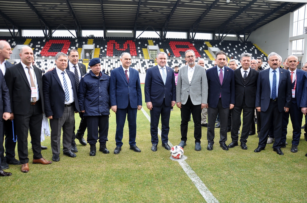 - "(A Milli Futbol Takımı) İnşallah önce Romanya'yı eleyip ondan