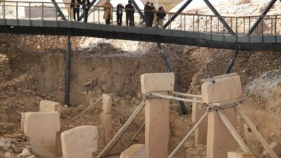 - "Tarihin sıfır noktası" olarak nitelenen Göbeklitepe, 96 seçkin eserle