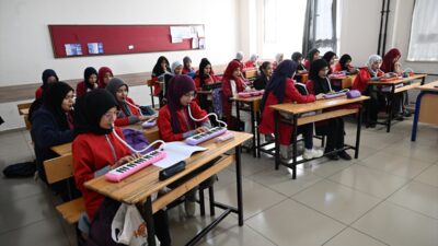 KAHRAMANMARAŞ (AA) – Kahramanmaraş'ta görev yapan doğuştan görme engelli müzik