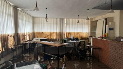 - Ekiplerin çalışmalarını sürdürdüğü Uskumruköy'deki bölge dronla görüntülenirken, dereye düşen